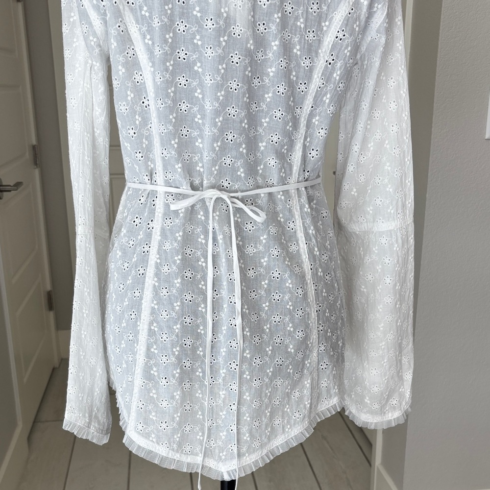 Frankies Bikinis x Sydney Sweeney Bardot Eyelet Flyaway Top White NWT Size L - Picture 9 of 15